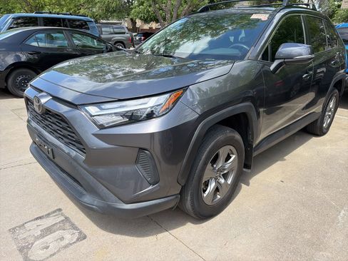 Used 2022 Toyota RAV4 XLE image 1