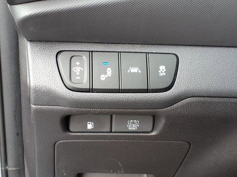 Used 2021 Hyundai Ioniq SE FWD image 15