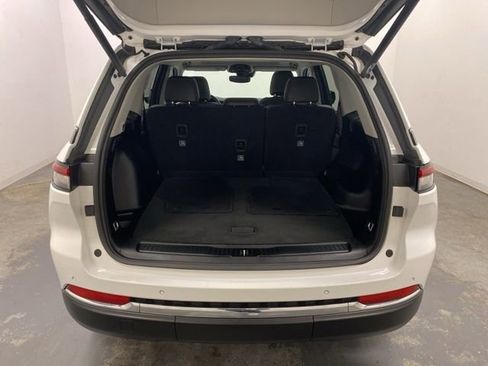 Used 2023 Jeep Grand Cherokee Limited image 31