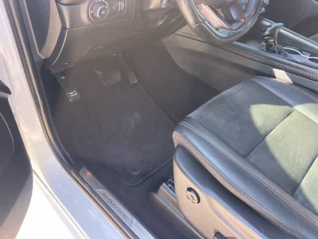 Used 2022 Dodge Durango R/T w/ Blacktop Package RWD image 3
