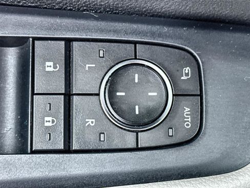 Used 2024 Toyota Grand Highlander AWD image 16