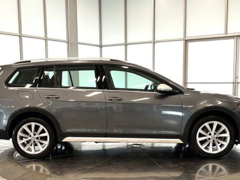 Used 2017 Volkswagen Golf Alltrack AWD/4WD image 8