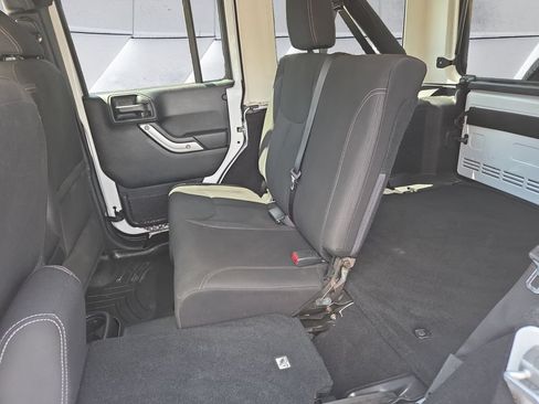 Certified 2018 Jeep Wrangler Unlimited Sahara w/ Connectivity Group AWD/4WD image 12
