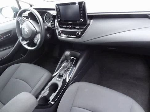 Used 2022 Toyota Corolla LE image 13