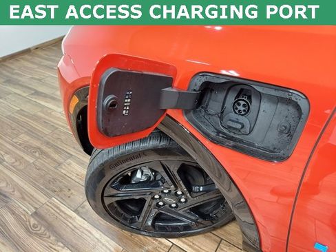 Certified 2024 Chevrolet Equinox EV RS image 8