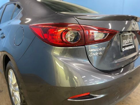 Used 2015 MAZDA MAZDA3 i Touring w/ Technology Package image 9