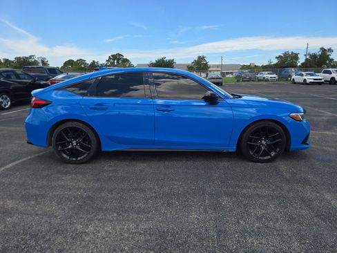 Used 2023 Honda Civic Sport image 3