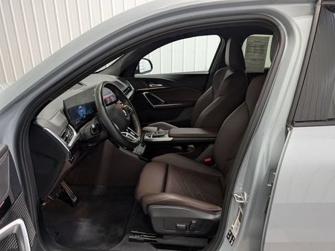Used 2025 BMW X2 xDrive28i w/ M Sport Package AWD/4WD image 13