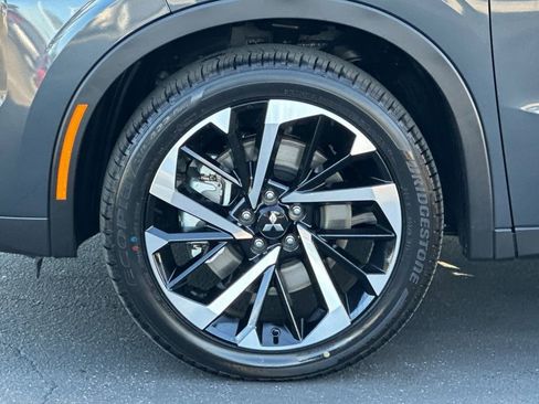 New 2025 Mitsubishi Outlander SE image 25