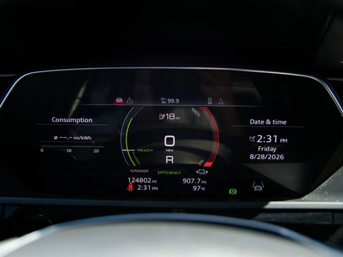 Used 2021 Audi e-tron Premium Plus w/ Premium Plus Package AWD/4WD image 33