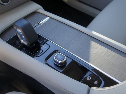 Certified 2023 Volvo XC90 B6 Plus w/ Protection Package Premier image 18