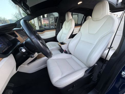 Used 2020 Tesla Model X Long Range AWD/4WD image 20