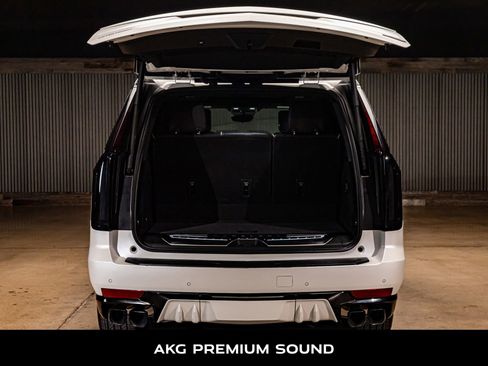 Used 2023 Cadillac Escalade V image 8