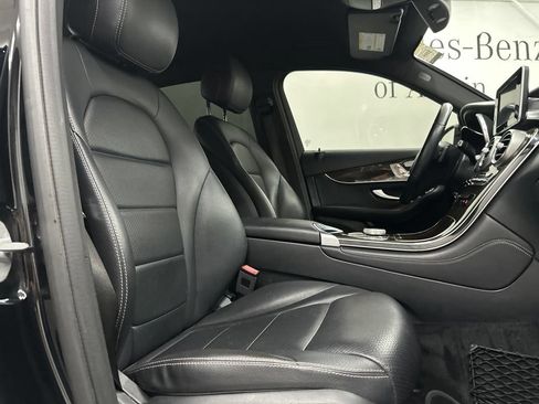 Used 2019 Mercedes-Benz GLC 300 4MATIC image 23