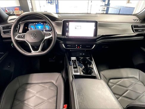Used 2024 Volkswagen Atlas Cross Sport SE AWD/4WD image 22