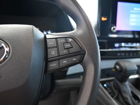 Certified 2025 Toyota Sienna LE AWD/4WD image 25