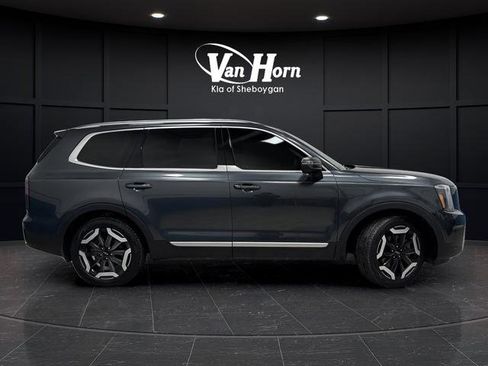 Used 2024 Kia Telluride EX image 2