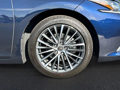 Used 2023 Lexus ES 350 w/ Premium Package FWD image 31