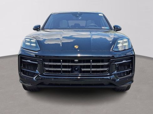 Used 2024 Porsche Cayenne S AWD/4WD image 2