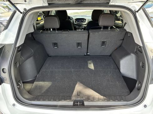 Used 2024 GMC Terrain SLE FWD image 39