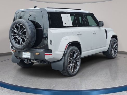 New 2026 Land Rover Defender 110 OCTA AWD/4WD image 5