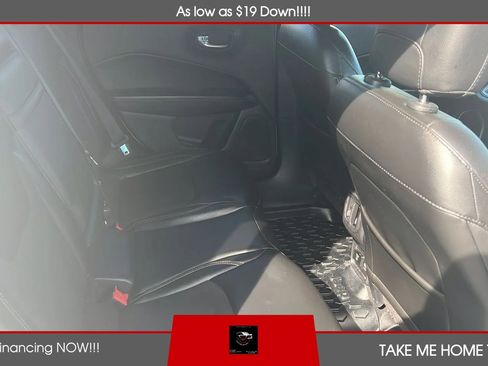 Used 2018 Jeep Compass Latitude w/ Popular Equipment Group AWD/4WD image 10