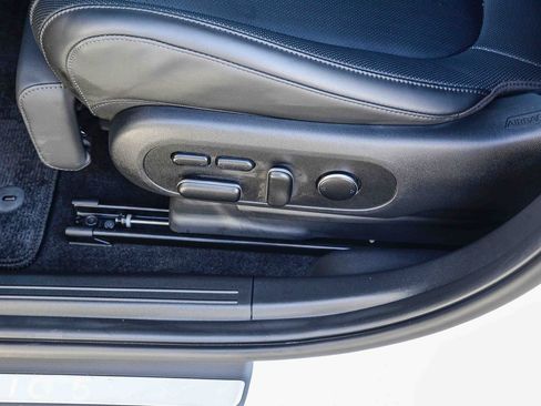 Used 2025 Hyundai Ioniq 5 Limited image 48