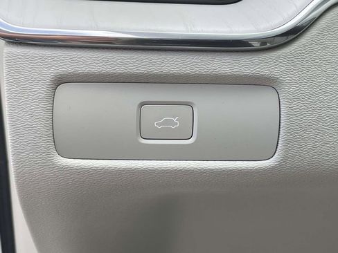 New 2026 Volvo XC60 B5 Ultra w/ Protection Package Premier AWD/4WD image 11