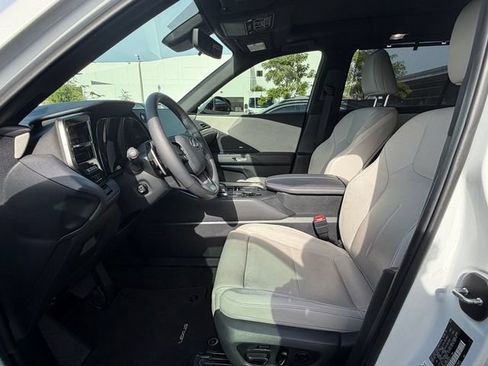Used 2024 Lexus TX 350 FWD image 10