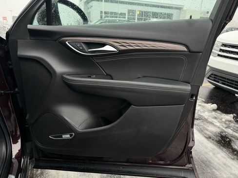 Used 2022 Buick Envision Avenir w/ Technology Package II image 15