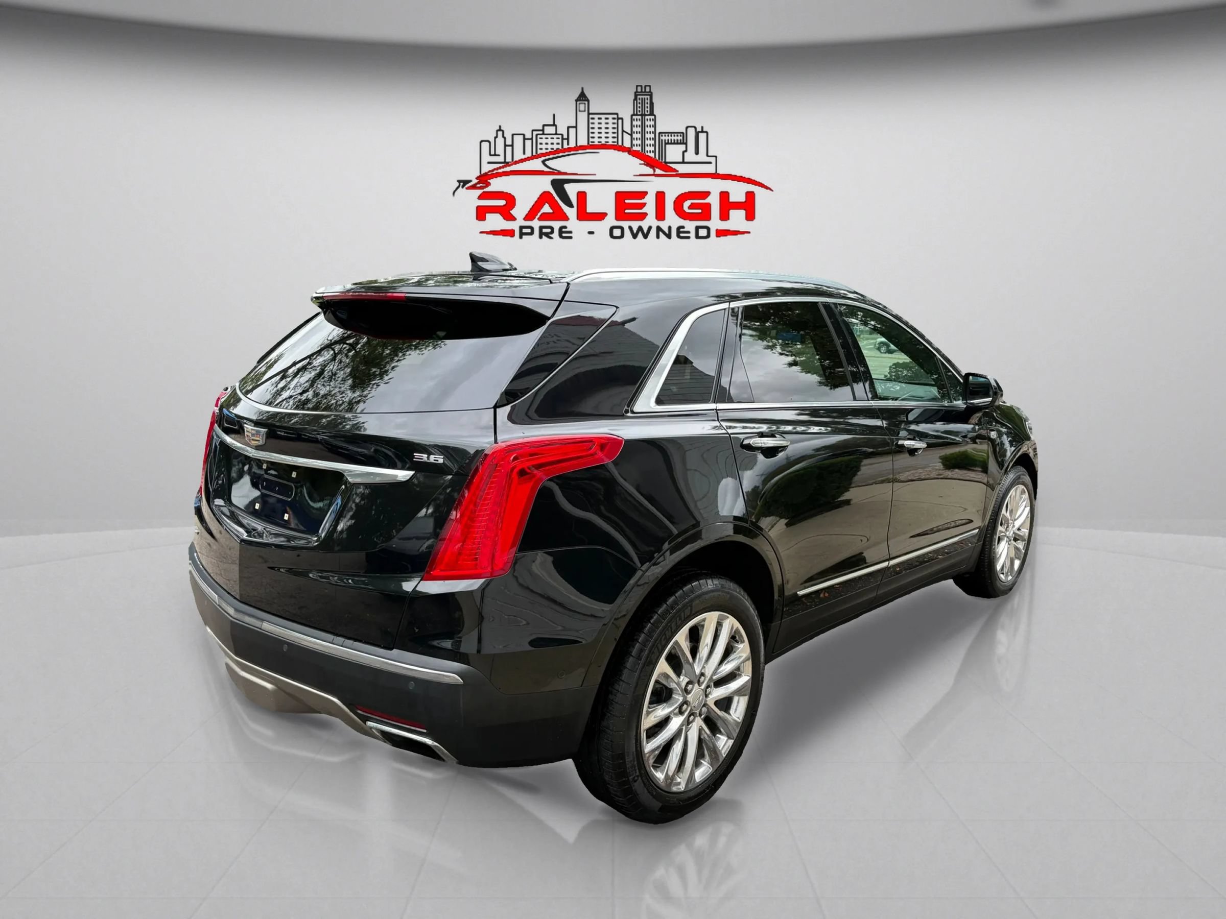 Used 2019 Cadillac XT5 Platinum AWD/4WD image 4
