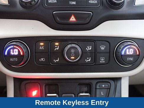 Used 2018 GMC Terrain Denali w/ Advanced Safety Package FWD image 9