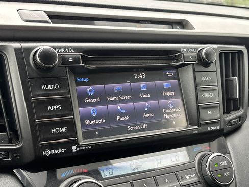 Used 2016 Toyota RAV4 XLE AWD/4WD image 18