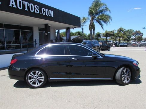 Used 2019 Mercedes-Benz C 300 Sedan image 8