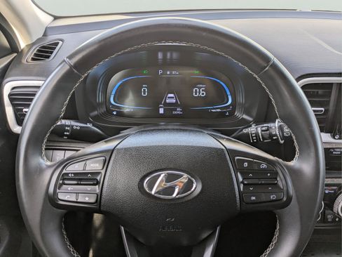Used 2023 Hyundai Venue Limited w/ Cargo Package FWD image 31