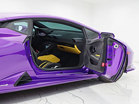 Used 2024 Lamborghini Huracan Tecnica RWD image 16