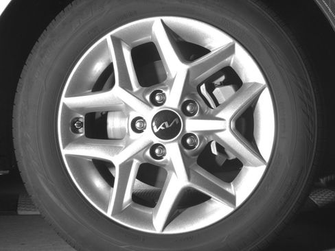 Used 2025 Kia Soul LX w/ LX Technology Package FWD image 13