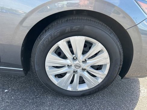 Used 2024 Nissan Sentra S FWD image 27