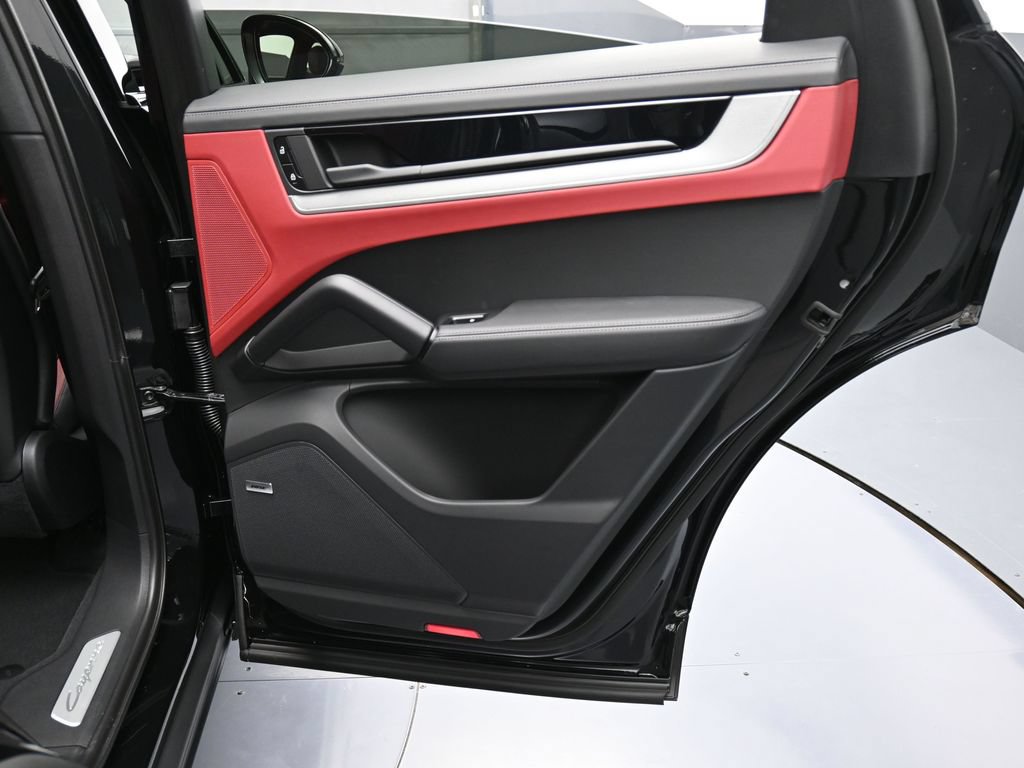Certified 2026 Porsche Cayenne E-Hybrid Coupe AWD/4WD image 26