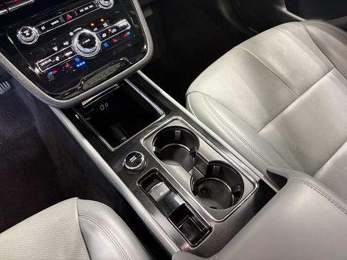 Used 2021 Lincoln Corsair AWD w/ Premium Package image 21