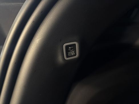 Used 2024 Jeep Wagoneer Launch Edition image 19