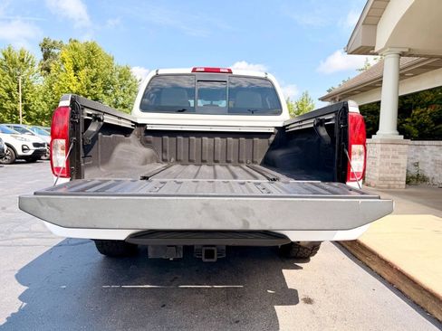 Used 2018 Nissan Frontier SV w/ Value Truck Package AWD/4WD image 19