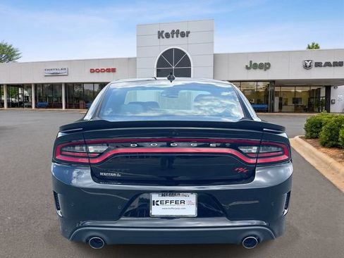 Used 2017 Dodge Charger R/T Scat Pack w/ Technology Group RWD image 5