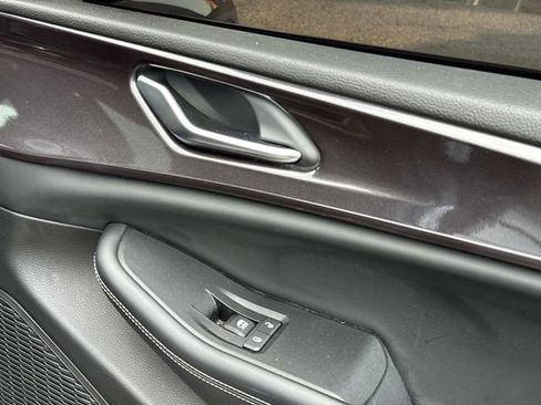 Used 2023 Jeep Grand Cherokee L Laredo image 9