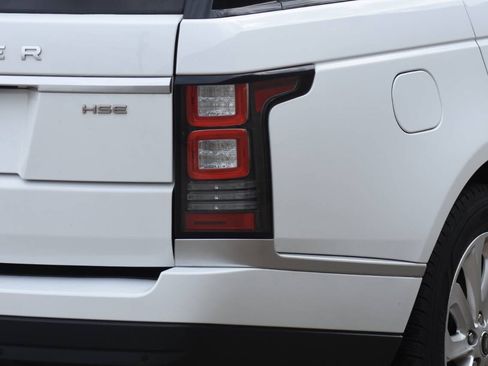 Used 2014 Land Rover Range Rover HSE image 17
