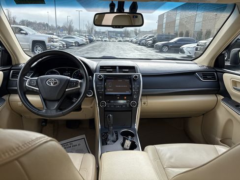 Used 2017 Toyota Camry XLE image 28