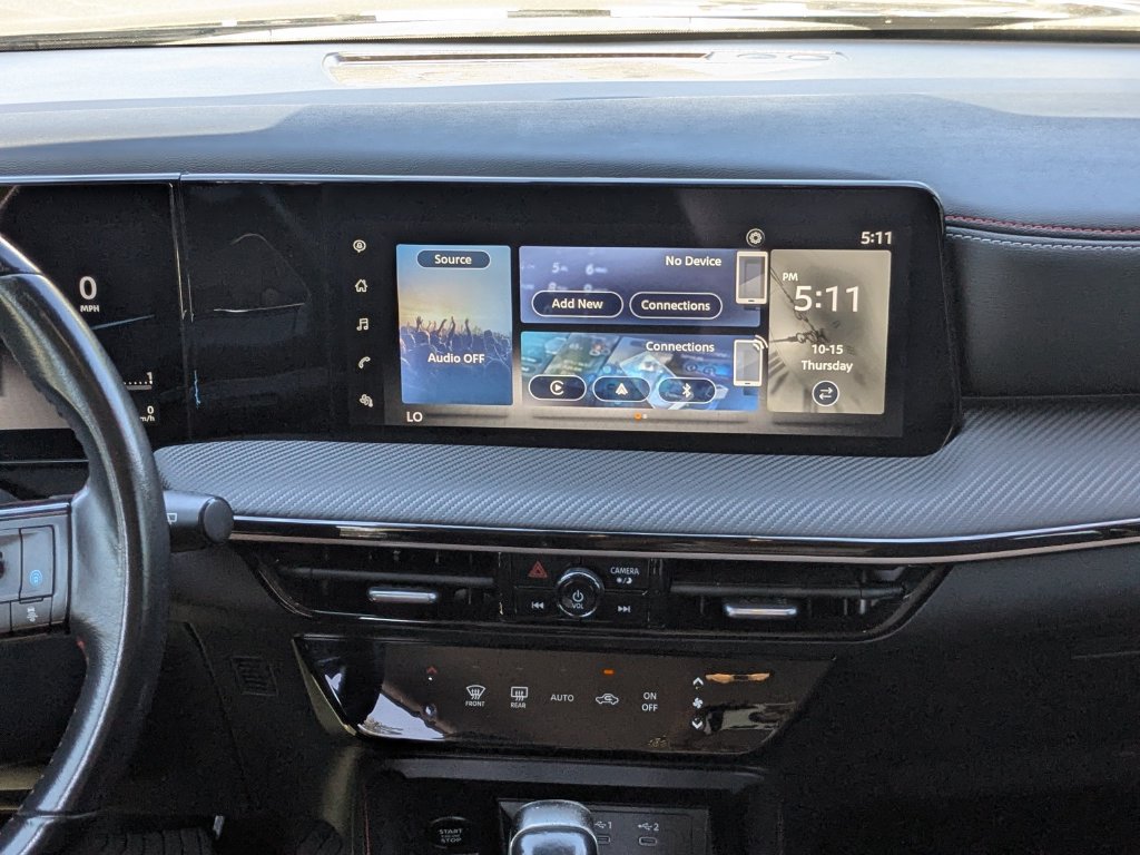 Used 2025 Nissan Kicks SR AWD/4WD image 16