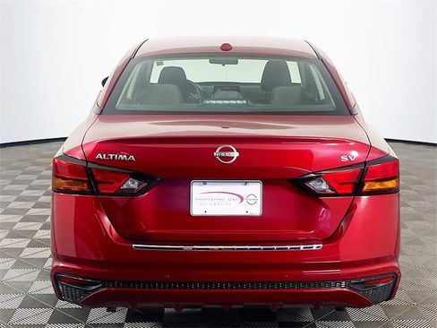 Used 2023 Nissan Altima 2.5 SV image 7