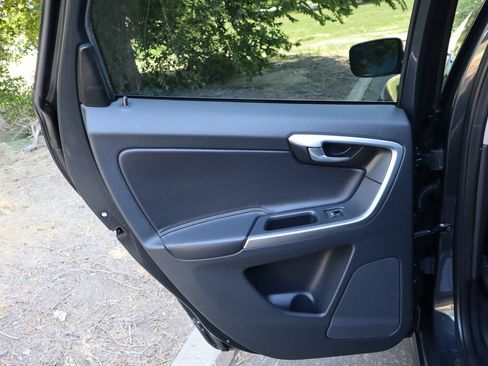 Used 2015 Volvo XC60 T5 AWD/4WD image 24