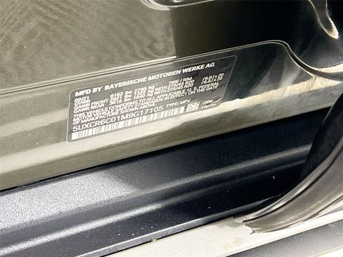 Used 2021 BMW X5 xDrive40i w/ Premium Package image 31